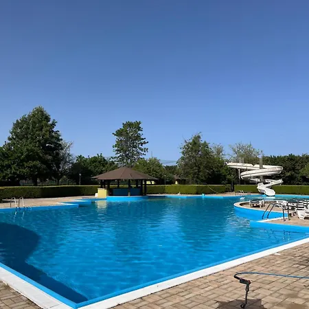 Club - Free Pool & Private Perfect For Families *