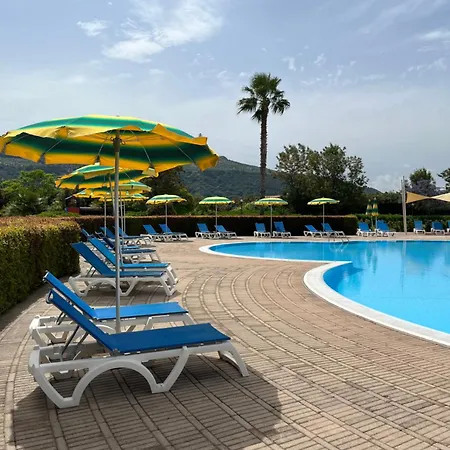 Club - Free Pool & Private Perfect For Families Aldeamento Turístico