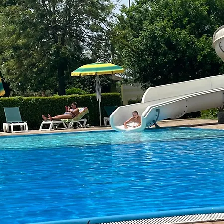 Club - Free Pool & Private Perfect For Families Пиццо