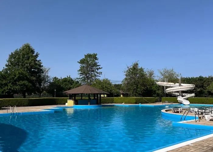 Club - Free Pool & Private Perfect For Families *